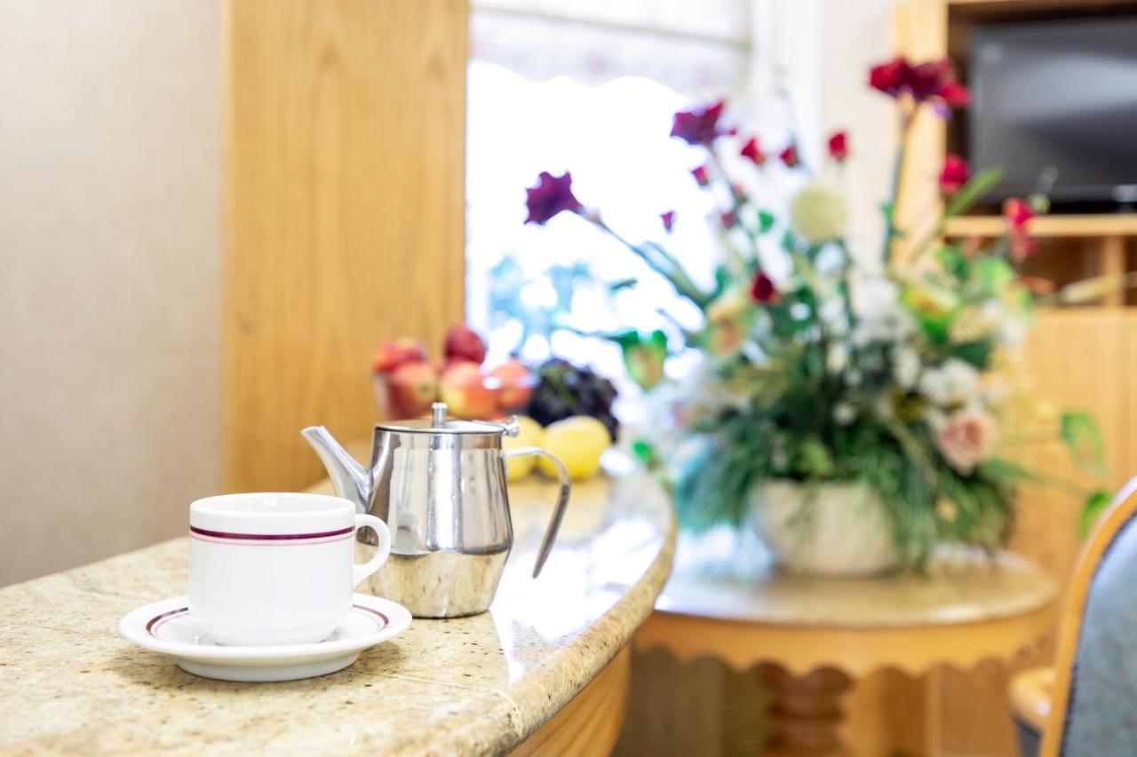 The Nayland Hotel Лондон Екстериор снимка